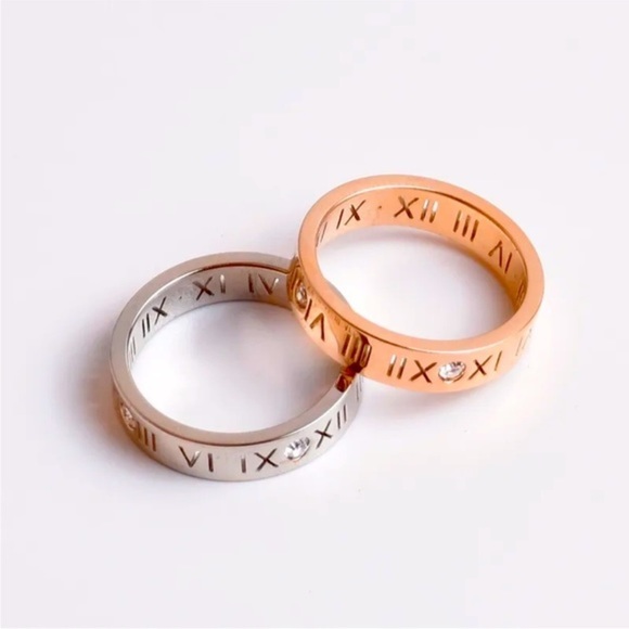 NWT gold silver bundle two titanium steel size 7 Roman numeral rings - Picture 3 of 5